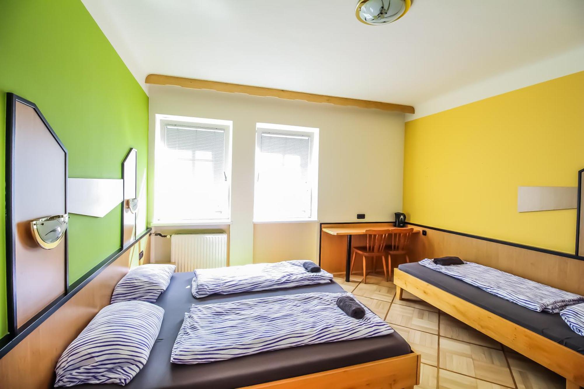 Cozy Rooms - U3 Hutteldorferstrasse Wiedeń Zewnętrze zdjęcie
