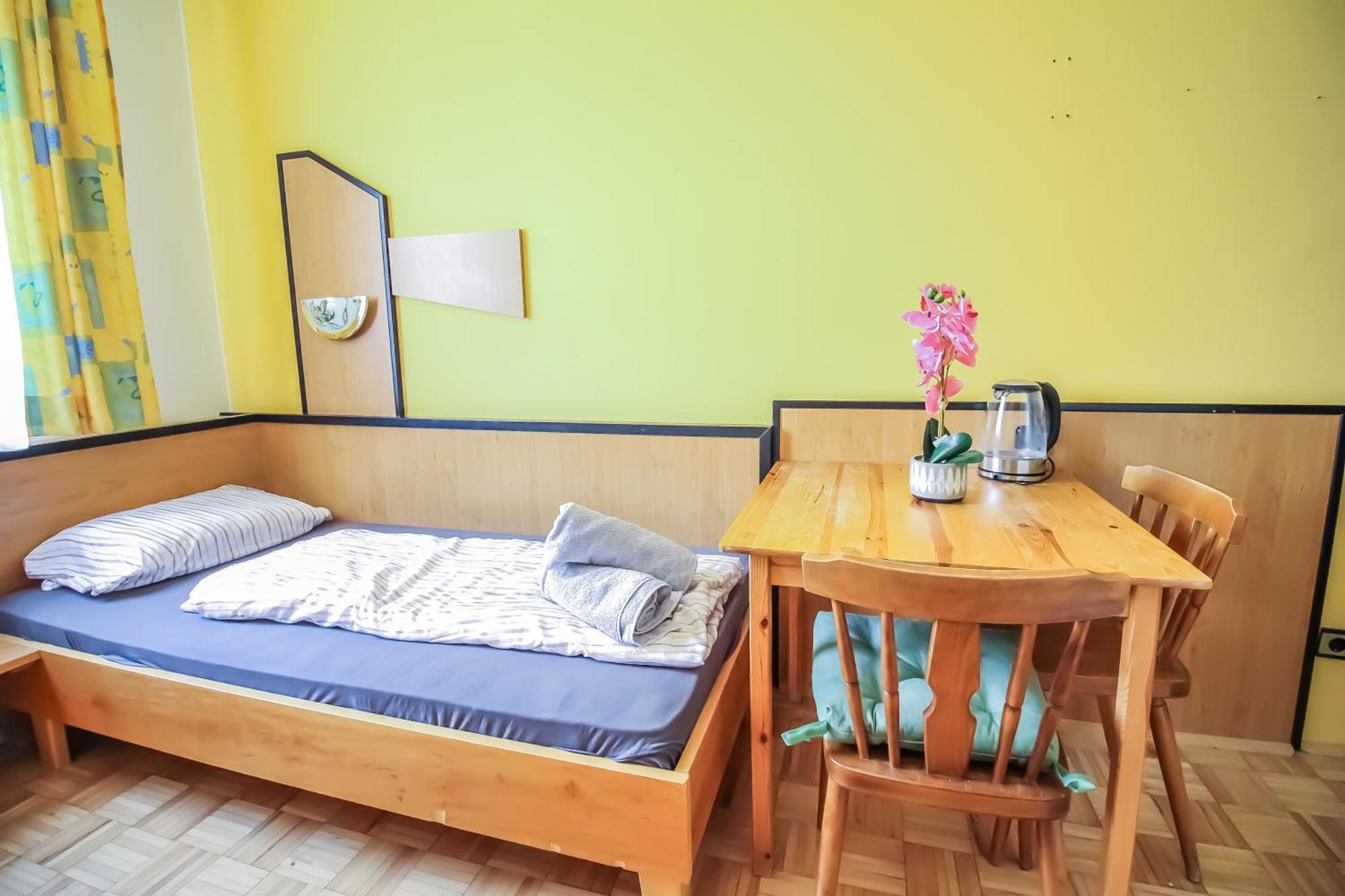 Cozy Rooms - U3 Hutteldorferstrasse Wiedeń Zewnętrze zdjęcie
